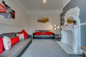 Hull Large 4 Bedrooms 8 Beds Home - Close to A63 MKM Stadium & HRI